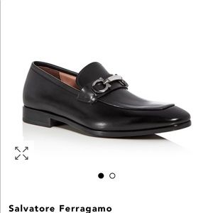 Salvatore Ferragamo 9 1/2E